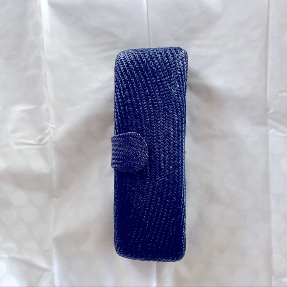 Woven clutch purse